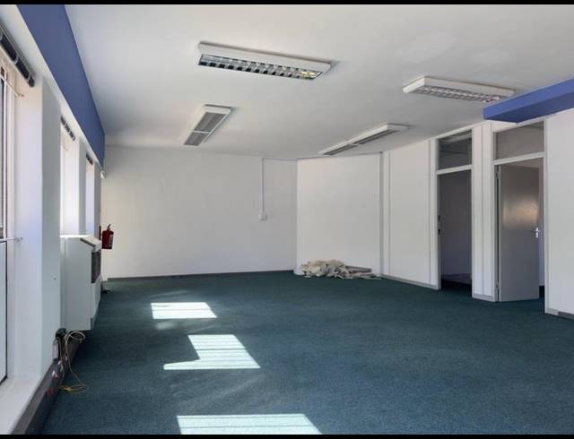 BUSINESS PROPERTY TO RENT IN CLAREMONT